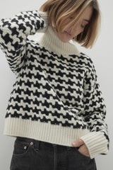 IRIS HOUNDSTOOTH CASHMERE TURTLENECK