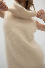CHIARA SLEEVELESS TURTLENECK SWEATER